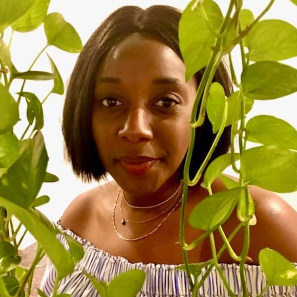 Meet your Posher, Jessica - Picture 1 of 5